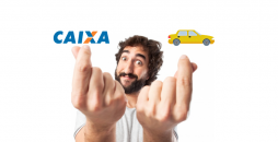 homem com a logo da Caixa e um carro amarelo na mão crédito empréstimo com garantia automóvel